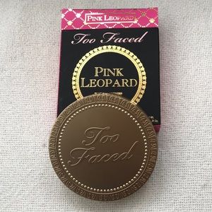Too Faced Pink Leopard Blushing Bronzer